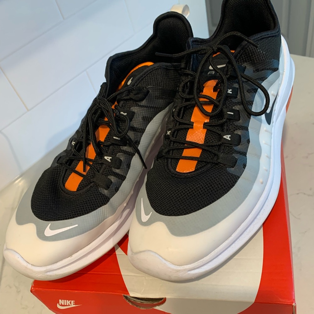 Nike Air Max Mid